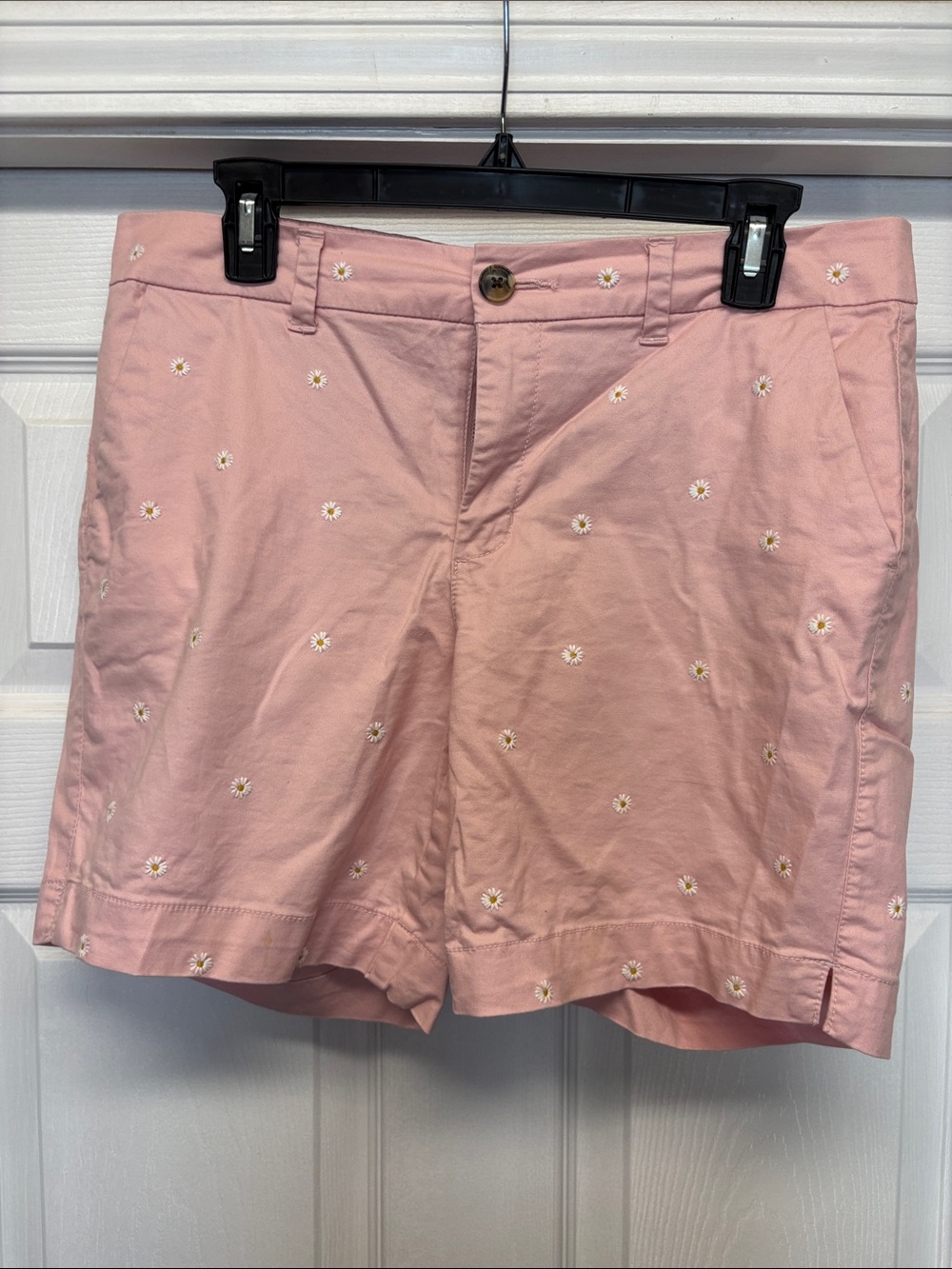 Old Navy Pink Embroidered Daisy Women’s Stretch Shorts size 8